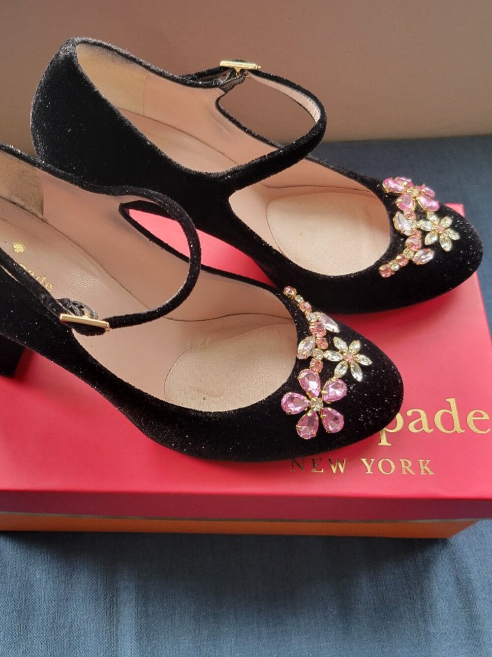 Kate Spade Ballina Black Star Velvet Pumps – Size 9M – Original Box